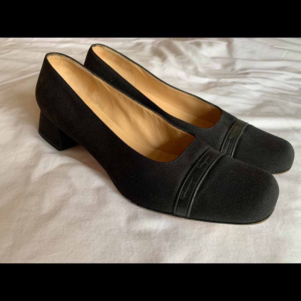 Vintage Salvatore Ferragamo shoes in size 8.5